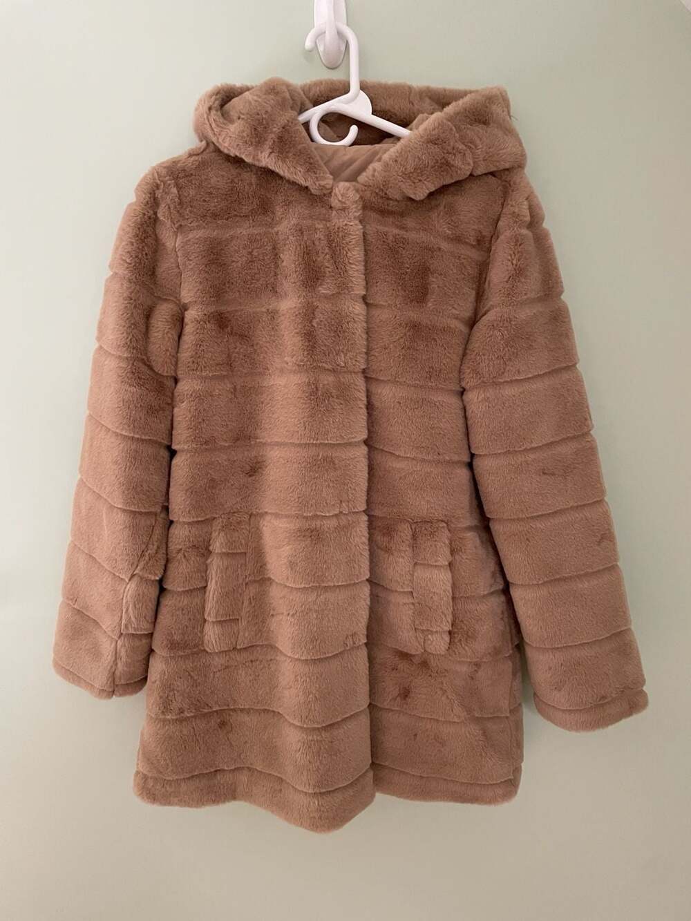 Women's Hooded Grooved Faux Fur Coat Tan / Beige